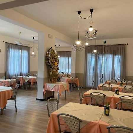 צ'סנטיקו Hotel Vera מראה חיצוני תמונה