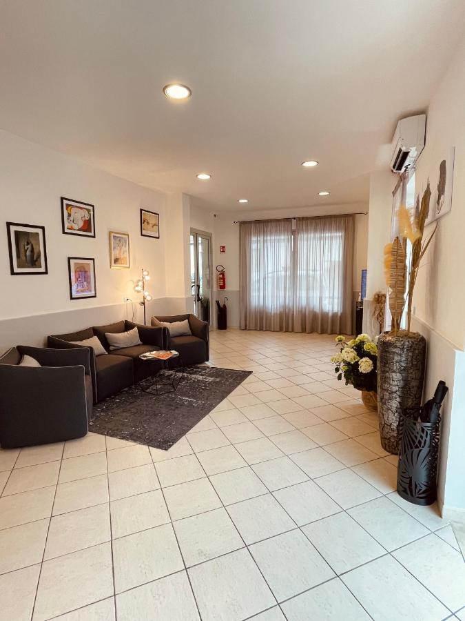 צ'סנטיקו Hotel Vera מראה חיצוני תמונה